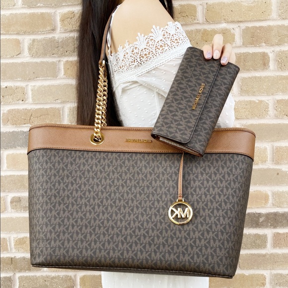 Gaby’sBags-NWT Michael Kors Tote&Wallet SET - Picture 3 of 6